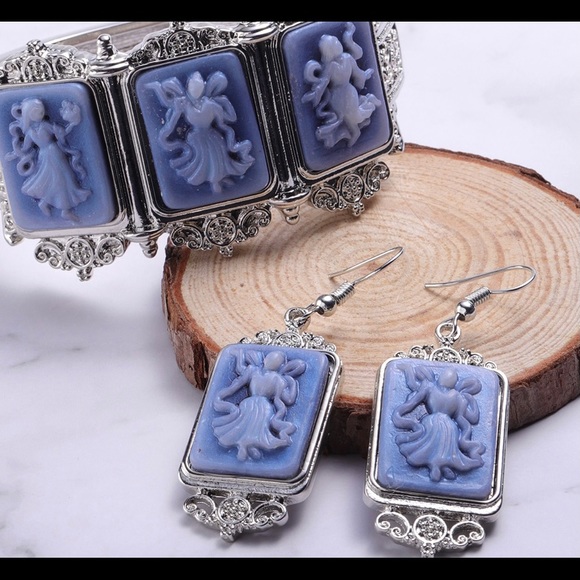 Blue Cameo Carved Bangle Bracelet & Earrings - Picture 1 of 8